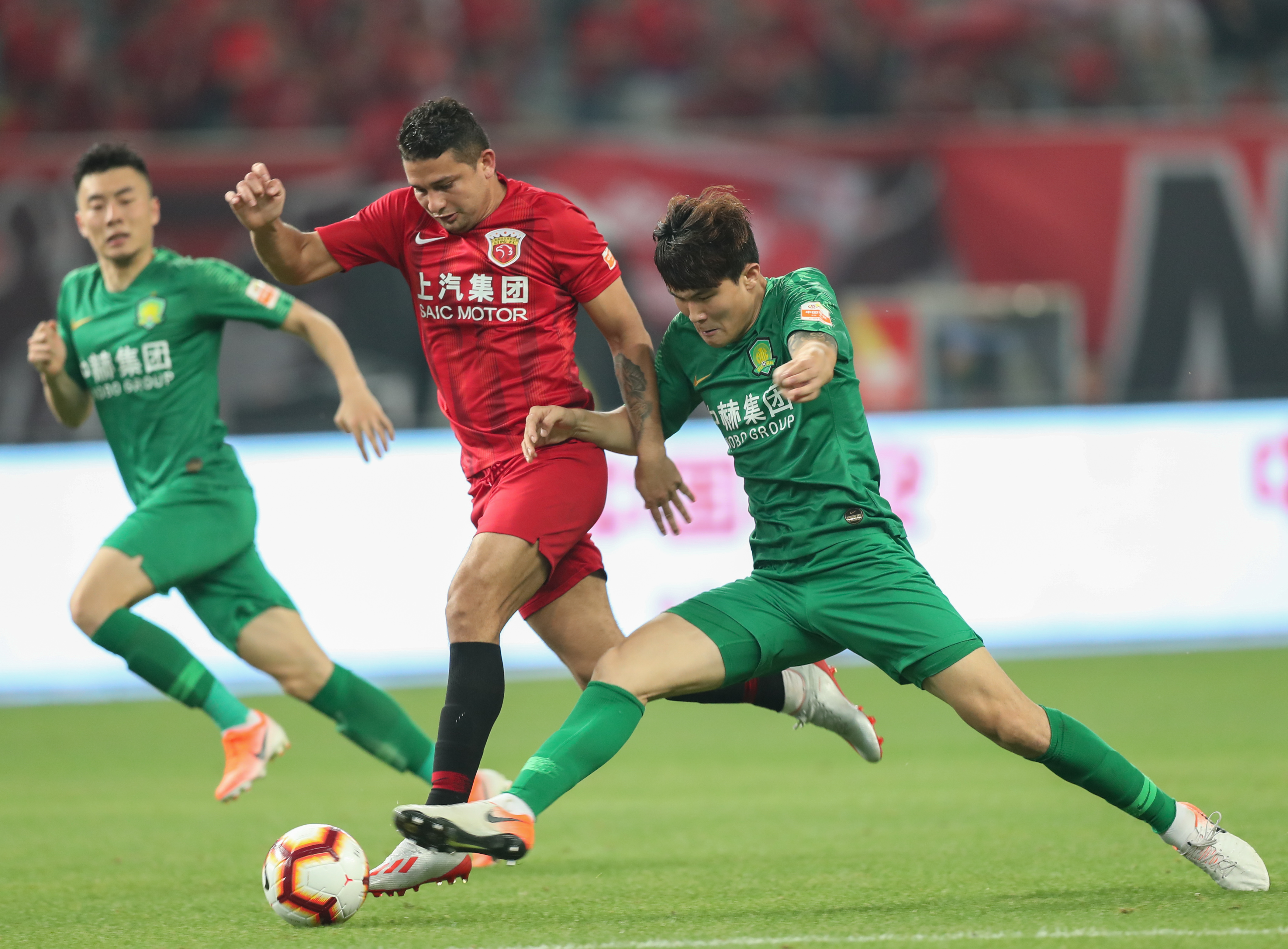 全面即战力！陈林坚10中4&三分6中3拿到12分5板2助1断（攻防兼备！陈林坚10投4中、三分6中3，贡献12分5板2助1断）