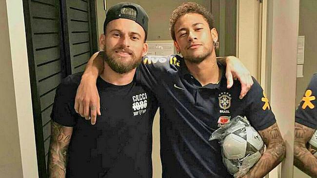 队报本周最佳海外球员阵：康沃首秀获成功，格列兹曼再度入选（《队报》海外球员周最佳阵容：康沃首秀闪耀，格列兹曼再次上榜）