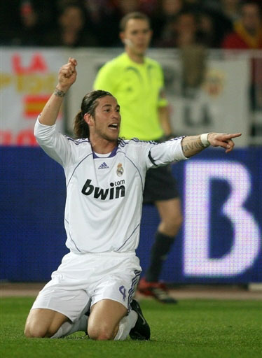 B费和内维斯各进三球，葡萄牙队史第3次单场比赛有两人戴帽（葡萄牙史上第三次单场双帽：B费、内维斯各上演帽子戏法）