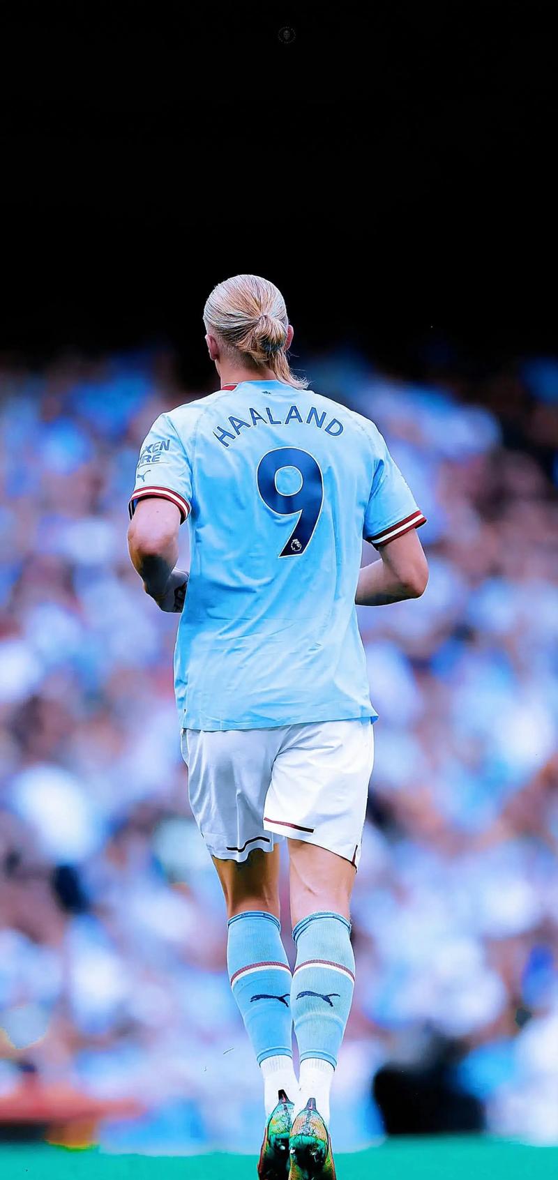 热闻｜B费一传两射造两大神迹！曼联客场4-1大胜狼队升至英超第六（B费梅开二度+助攻两破纪录，曼联客场4-1击败狼队升至英超第六）