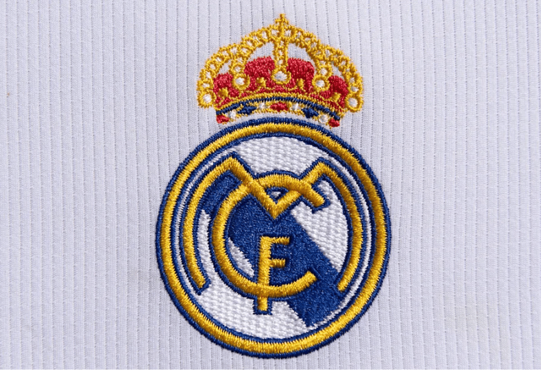 热议汪士钦染红：武侠小说里叫“狂性大发”，臭毛病纯惯的！（汪士钦染红引争议：武侠里叫“狂性大发”，这臭毛病是惯出来的）