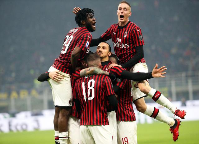 再次相见！穆勒生涯对阵梅西共计7胜3负，并留下诸多名场面（再度相逢！穆勒生涯对梅西7胜3负，名场面频出）