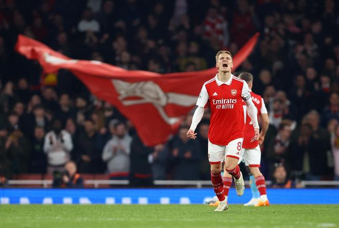 体图：加盟多特之前，施洛特贝克曾与萨利在后者家中会面（体图：签约多特前，施洛特贝克曾在萨利家中会谈）